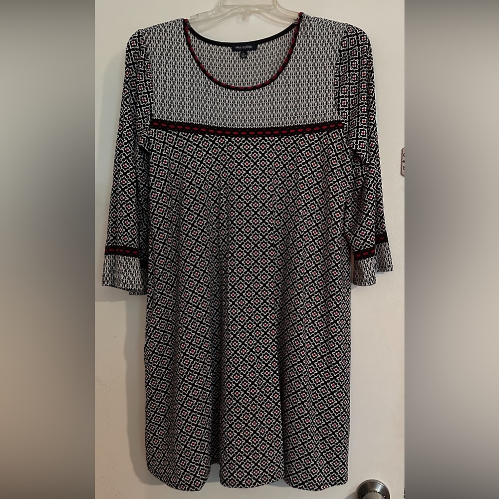 Black/red/white stretchy short swing dress